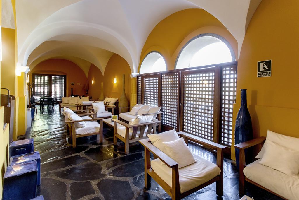 Hotel 4 Estrellas Conventual De Alcantara Exterior photo